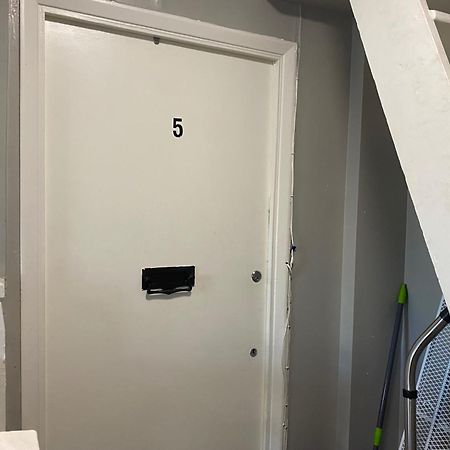 דירות לונדון Victorian Building - Sleeps 5 - Pet Friendly מראה חיצוני תמונה